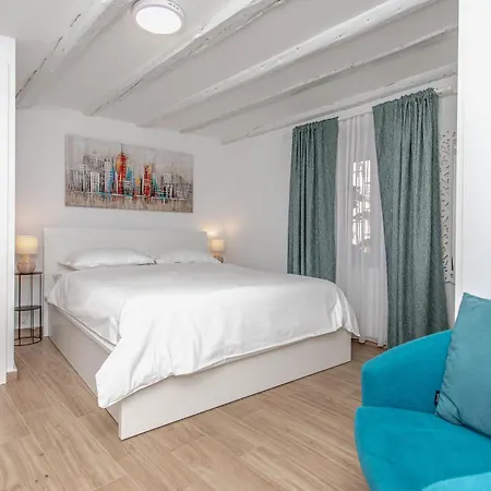 Appartement Dioniz *