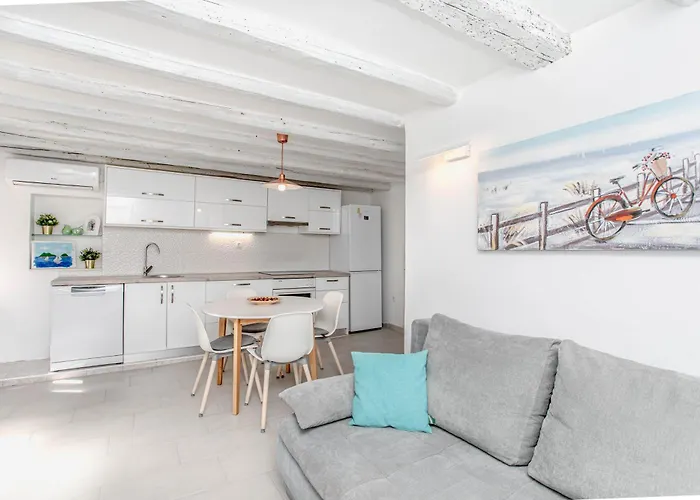 شقة Dioniz سبليت