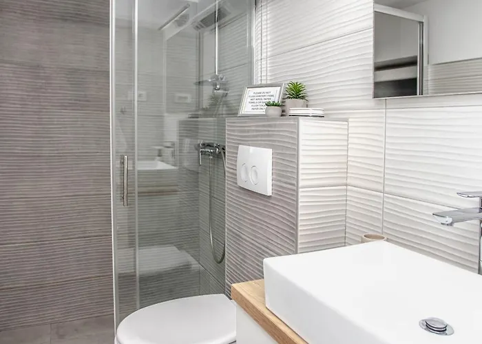 Dioniz شقة سبليت