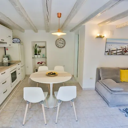 Apartment Dioniz
